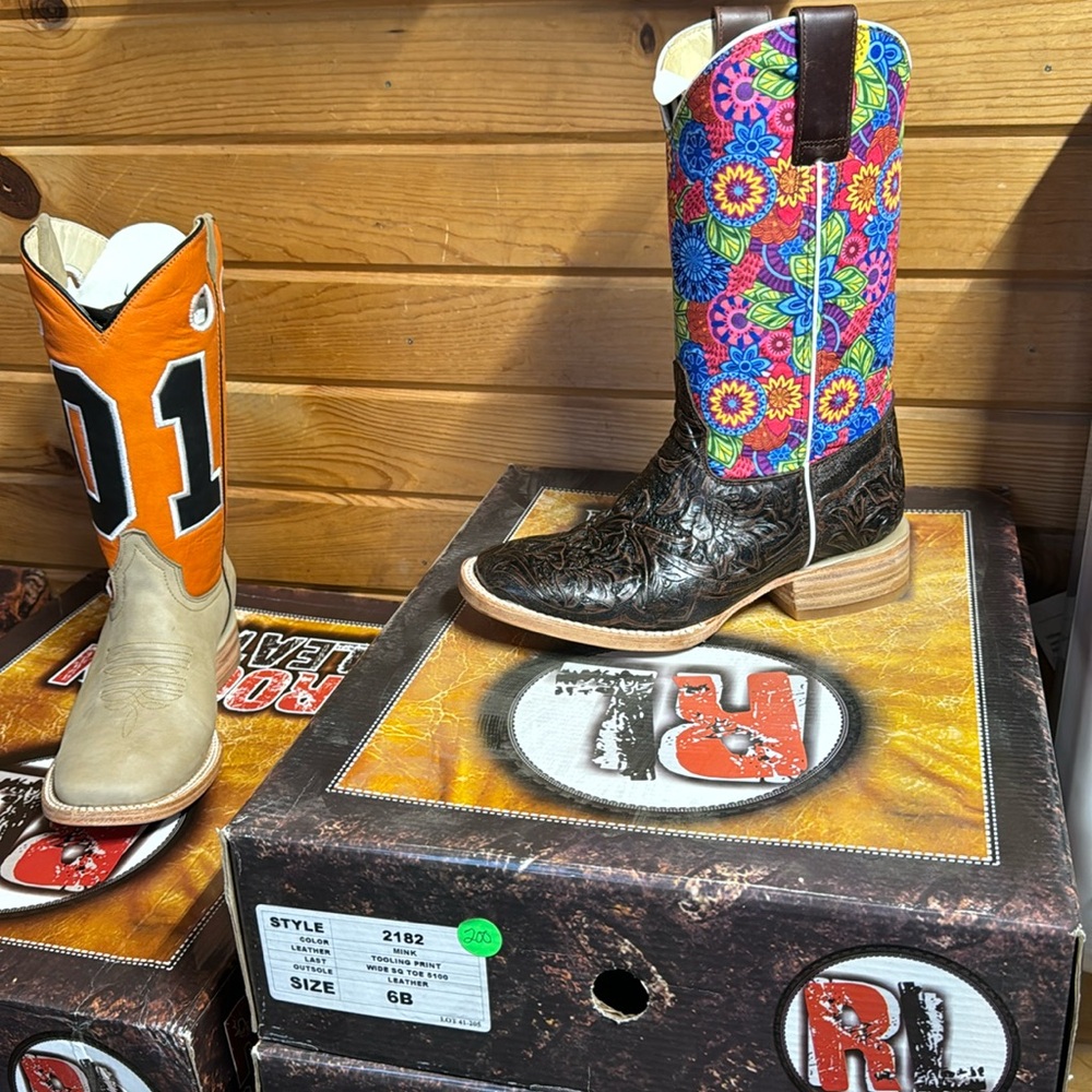 Rockin Leather Brand NEW in box size 6B women’s western cowboy boot Tooled
